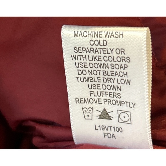 Cabela's Women's Faux Fur Goose Down Zip Front Vest Burgundy Size Small - Picture 5 of 7